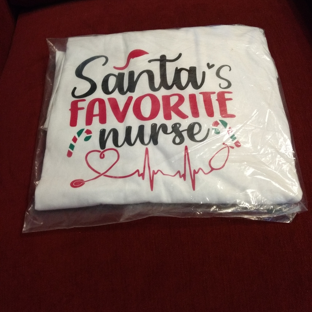Santa's Favorite Nurse T-shirt Size Large Unisex